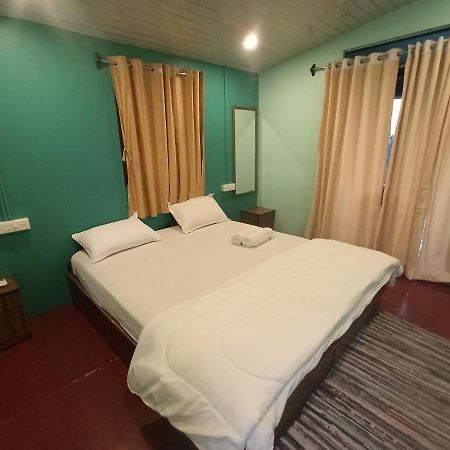 Casa Fiesta Sea Front Beach Huts Patnem Beach Exteriör bild