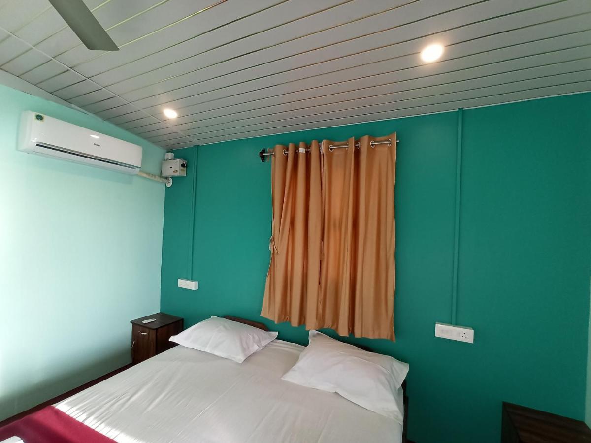 Casa Fiesta Sea Front Beach Huts Patnem Beach Exteriör bild