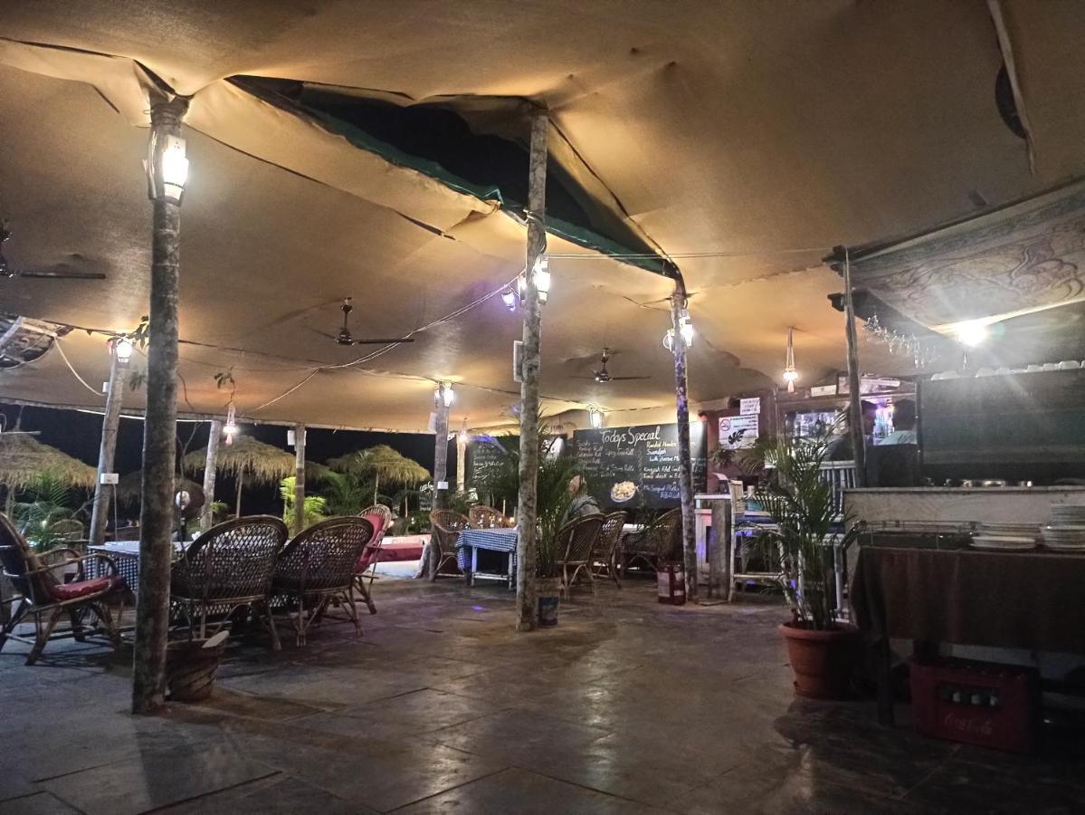 Casa Fiesta Sea Front Beach Huts Patnem Beach Exteriör bild
