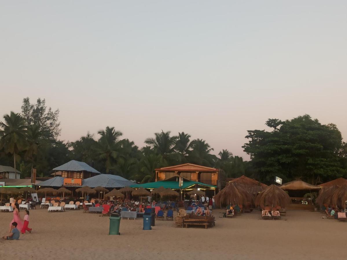 Casa Fiesta Sea Front Beach Huts Patnem Beach Exteriör bild