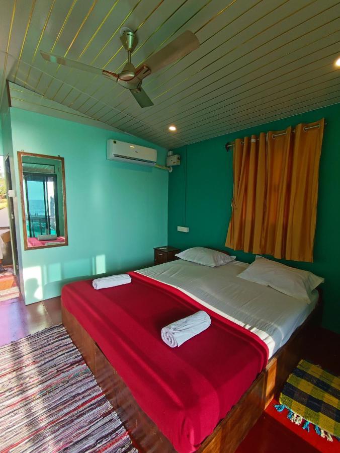 Casa Fiesta Sea Front Beach Huts Patnem Beach Exteriör bild