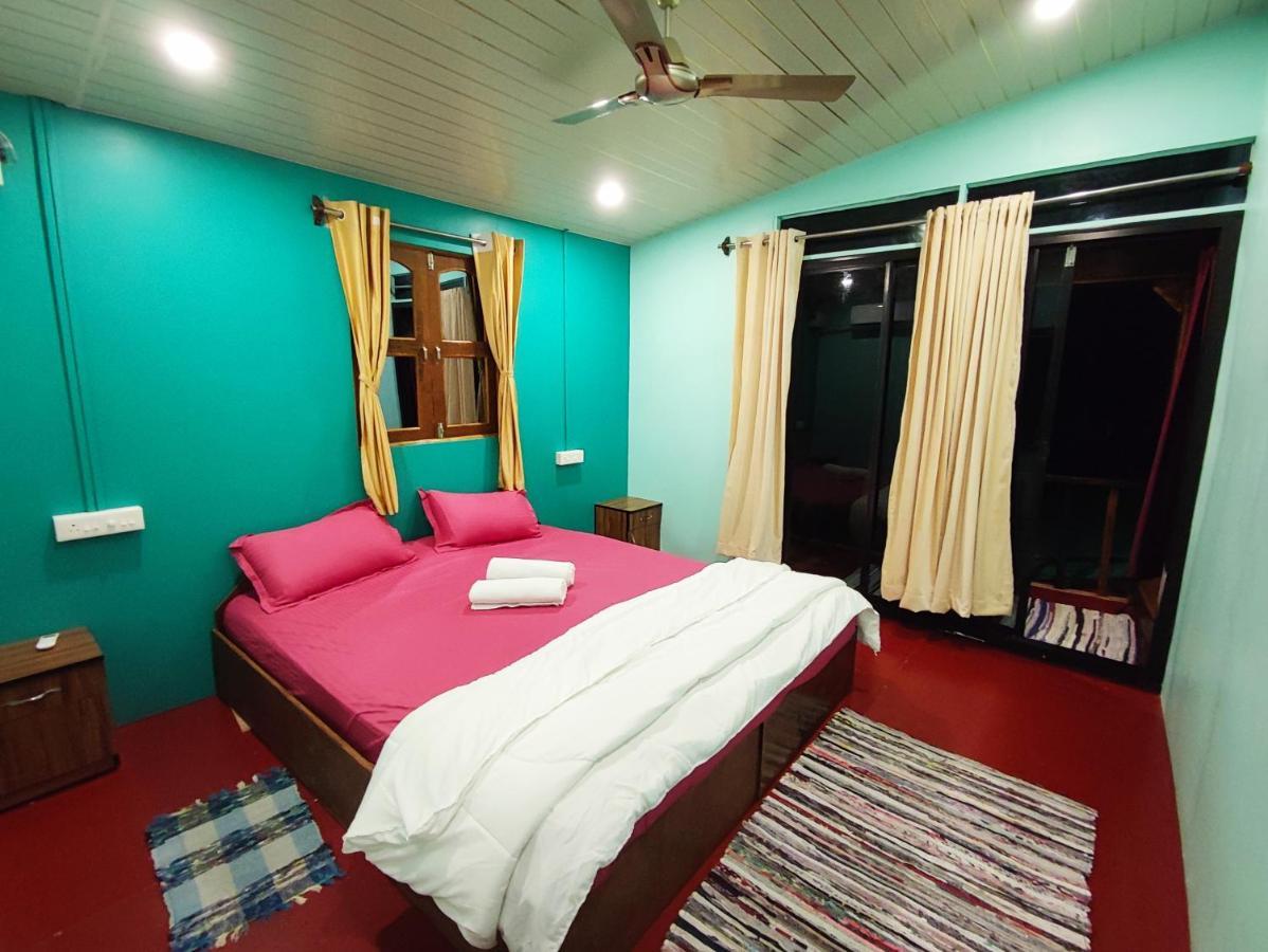 Casa Fiesta Sea Front Beach Huts Patnem Beach Exteriör bild