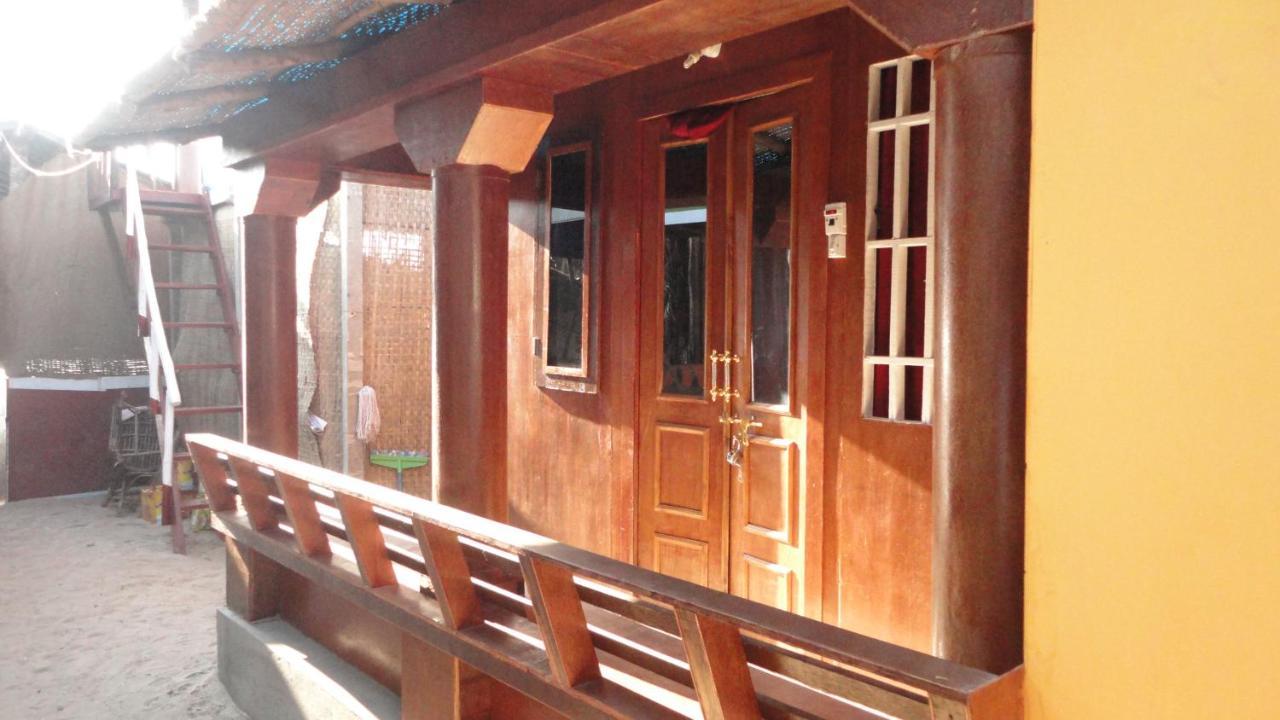 Casa Fiesta Sea Front Beach Huts Patnem Beach Exteriör bild