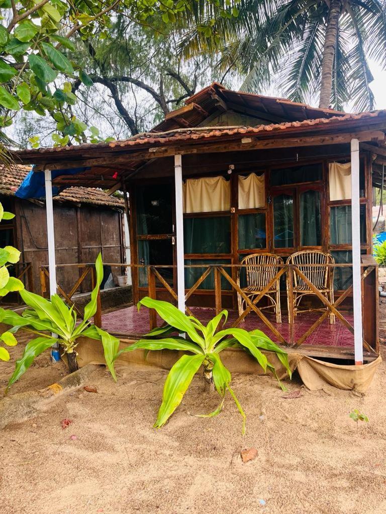 Casa Fiesta Sea Front Beach Huts Patnem Beach Exteriör bild
